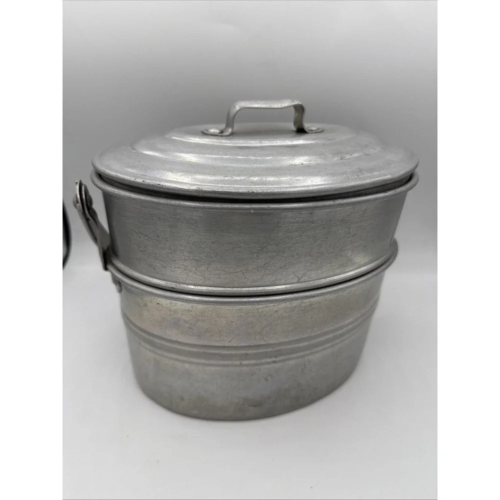 VINTAGE  MINERS LUNCH PAIL W / LID OVAL   802-M